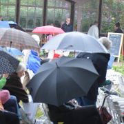 ökumenische Gemeinde beschirmt