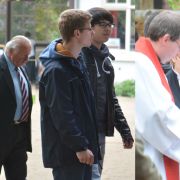 Gottesdienstteam, Einzug